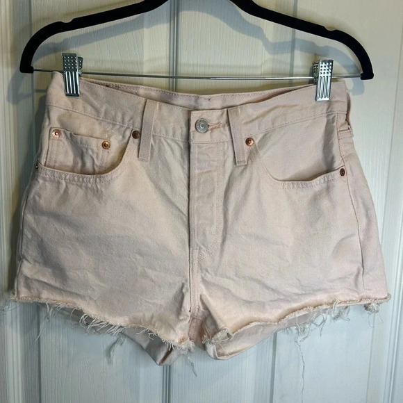 Levi's Pants - 💖”Levi’s 501” Baby Pink Distressed Cut Off Short w/ Fringe Size 27💗